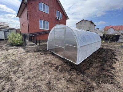 Теплиця «ПОЛУНИЦЯ» з квадратної оцинкованої труби (3м*5м*2м)
