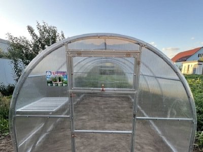 Теплиця "ПОЛУНИЦЯ" з квадратної оцинкованої труби (3м*10м*2м)