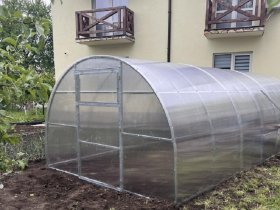 Теплиця "ПОЛУНИЦЯ" з квадратної оцинкованої труби (3м*12м*2м)